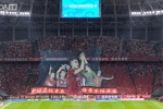 致敬黄希扬！铜梁龙主场TIFO：中超还给重庆 传奇不说再见